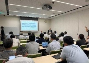 A study session held with Professor SHIRAKI (Osaka Headquarters)