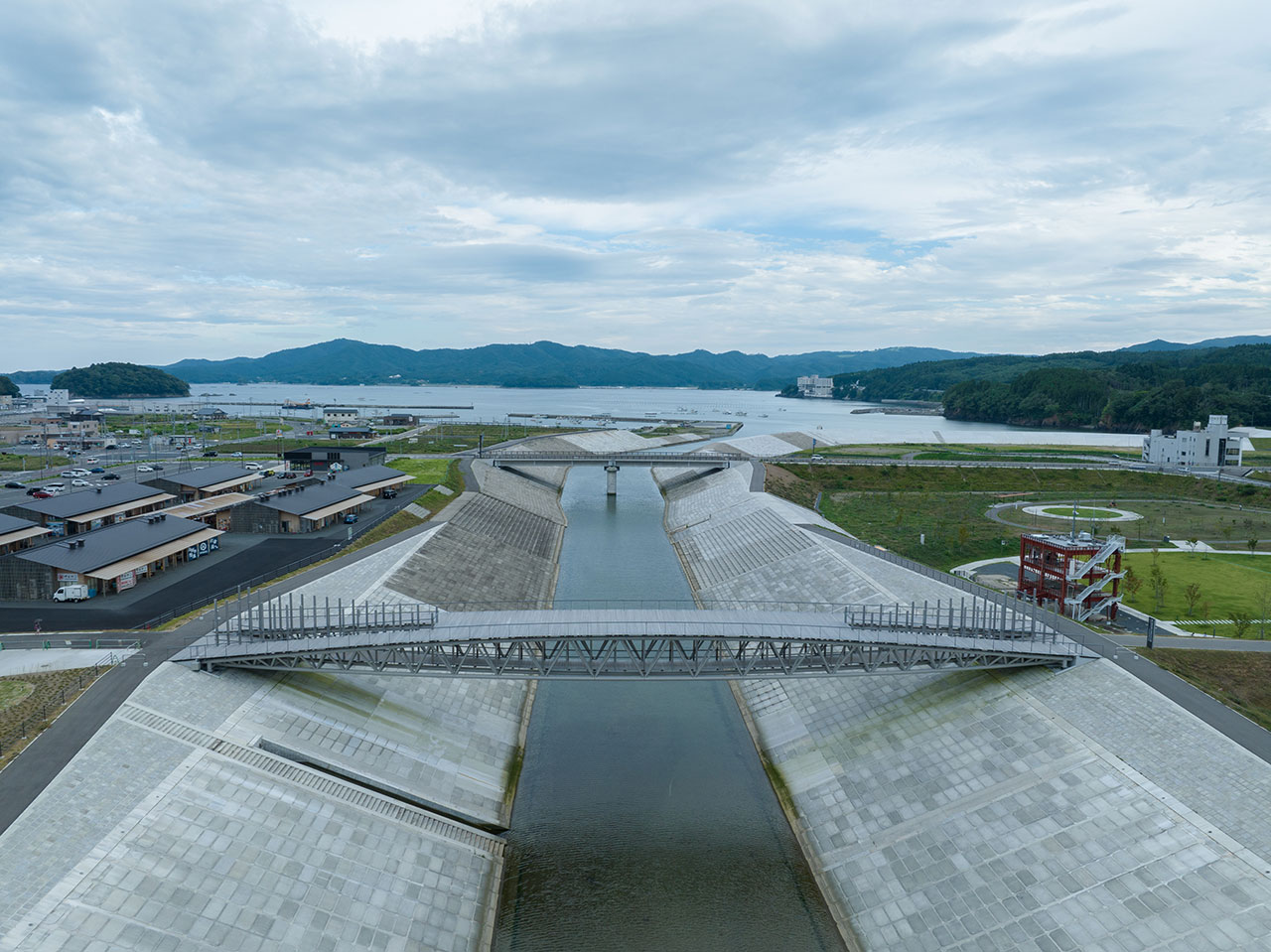 Nakahashi of Minamisanriku Town, who was involved in the design