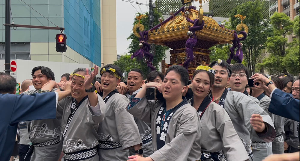 テラススクエア前